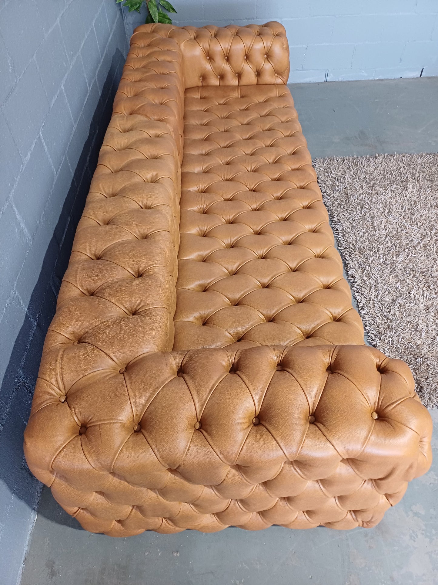 Cuben Chesterfield-Woodlands tan