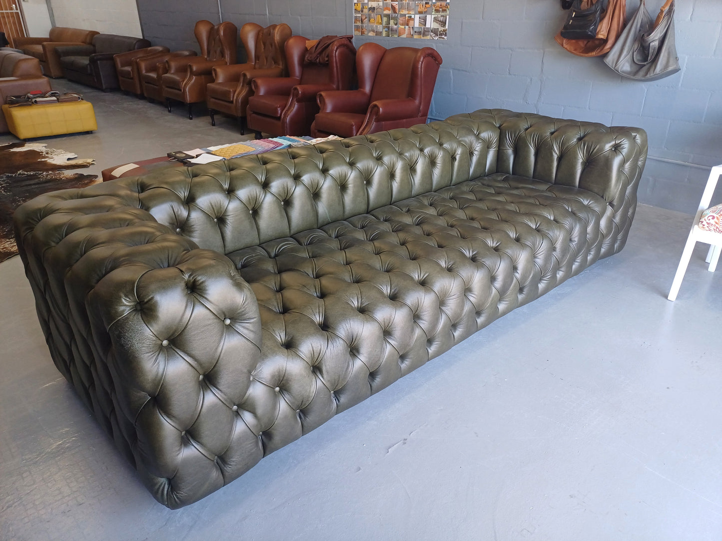 Cuben Chesterfield - Olive green