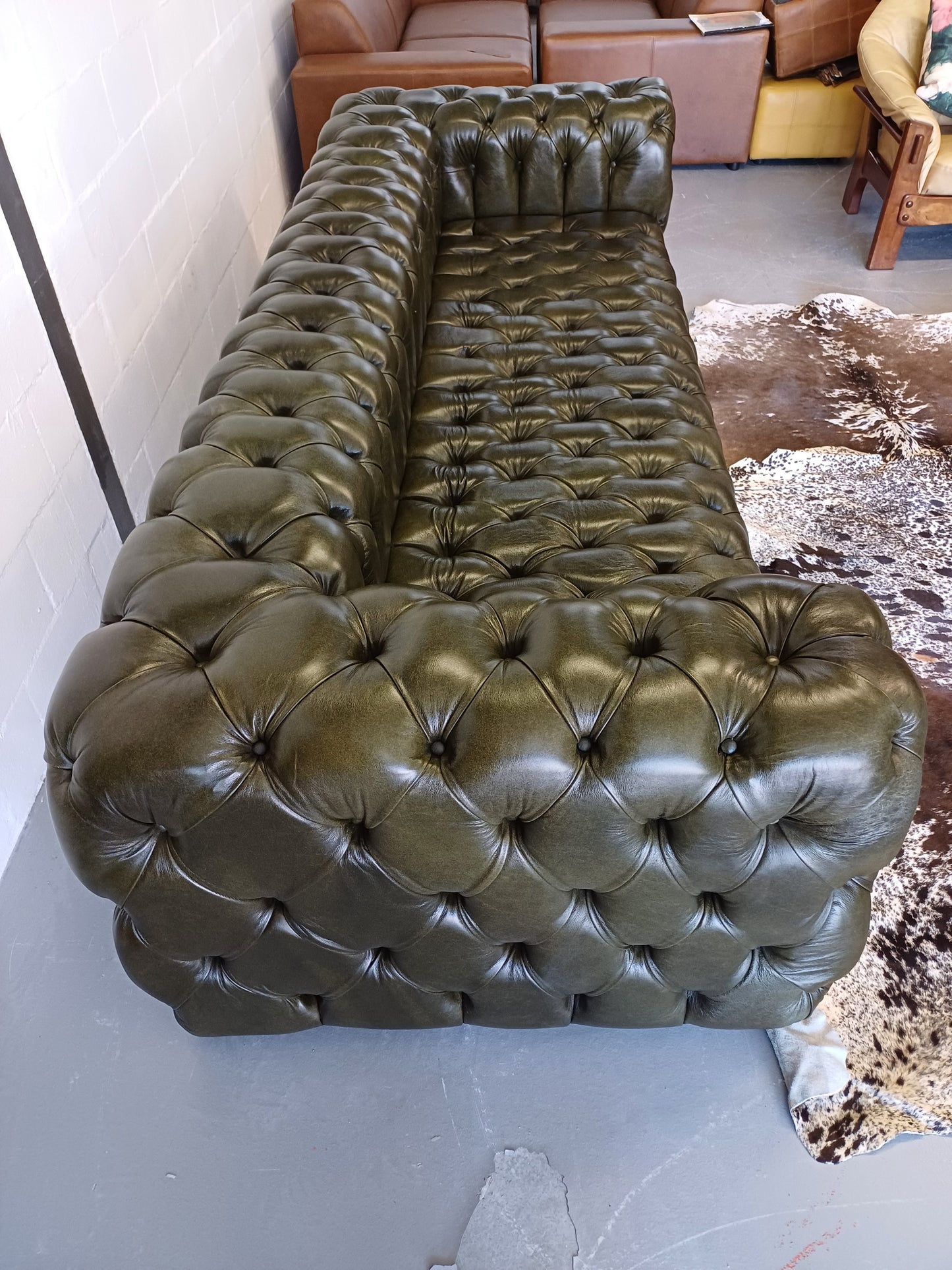 Cuben Chesterfield - Olive green