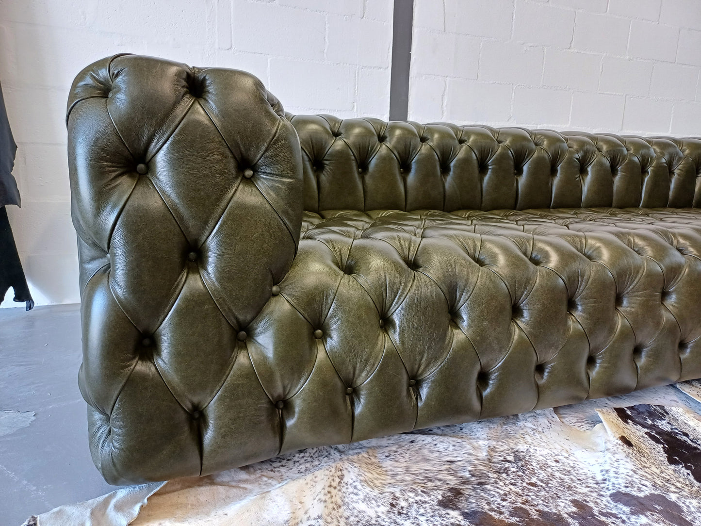 Cuben Chesterfield - Olive green