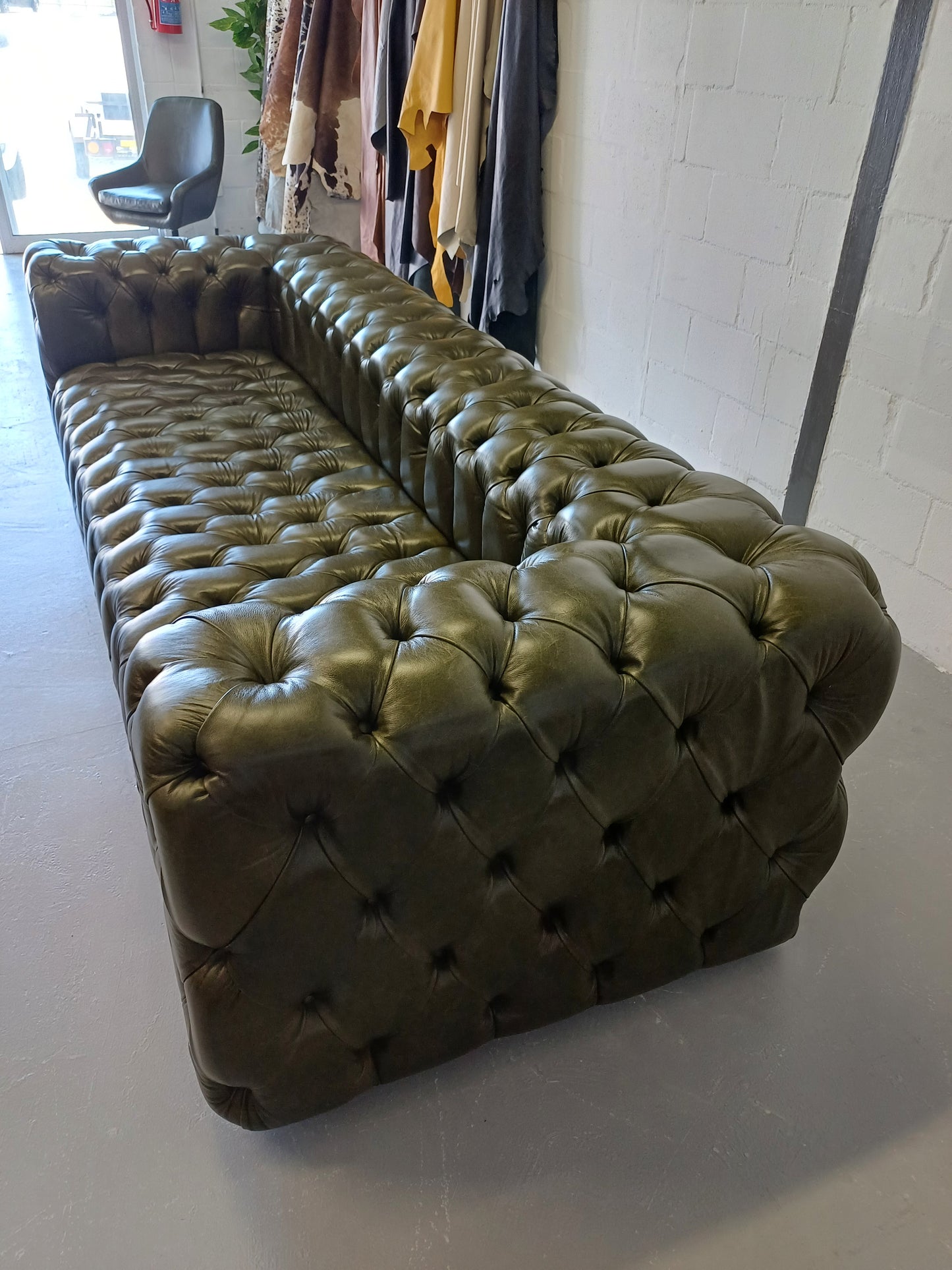 Cuben Chesterfield - Olive green