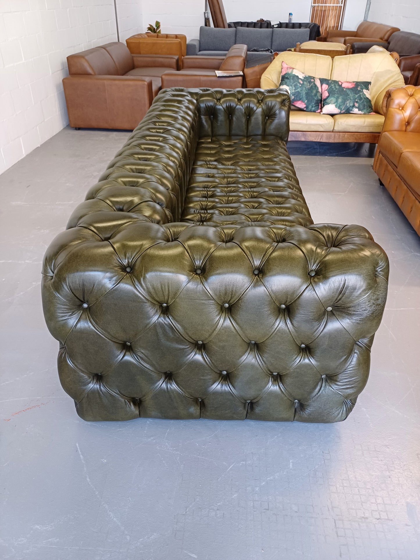 Cuben Chesterfield - Olive green