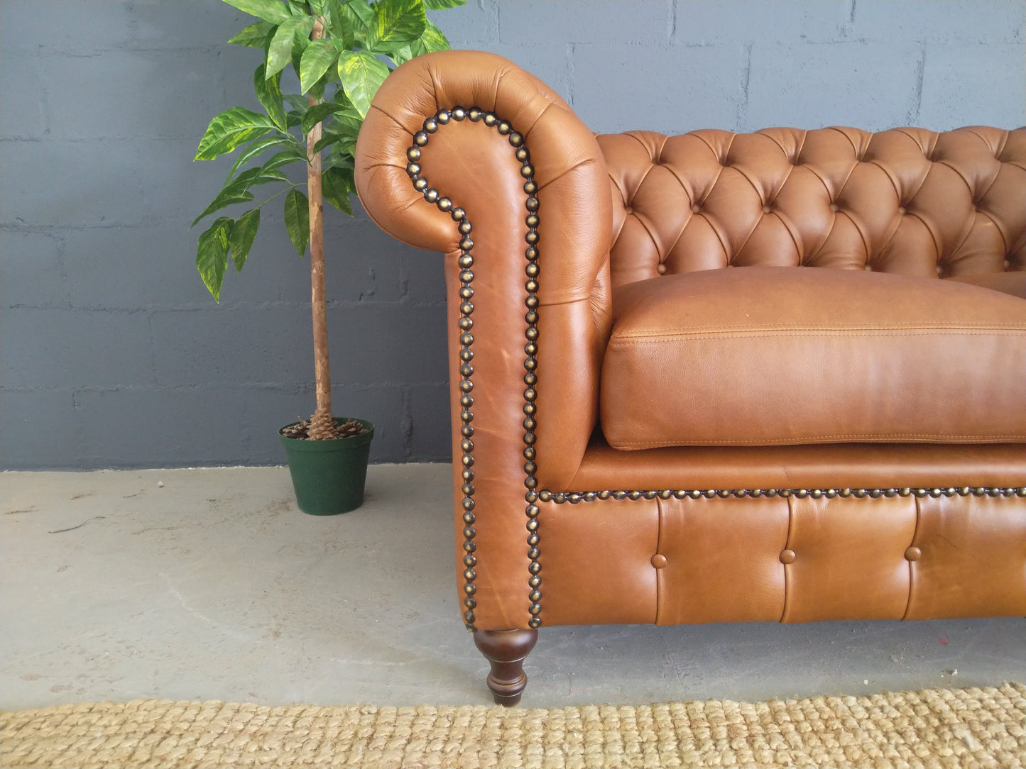 Chesterfield 2-Seater Naku Butterscotch