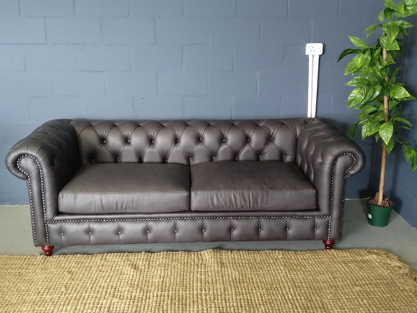 Chesterfield 2-Seater-Etosha Grey