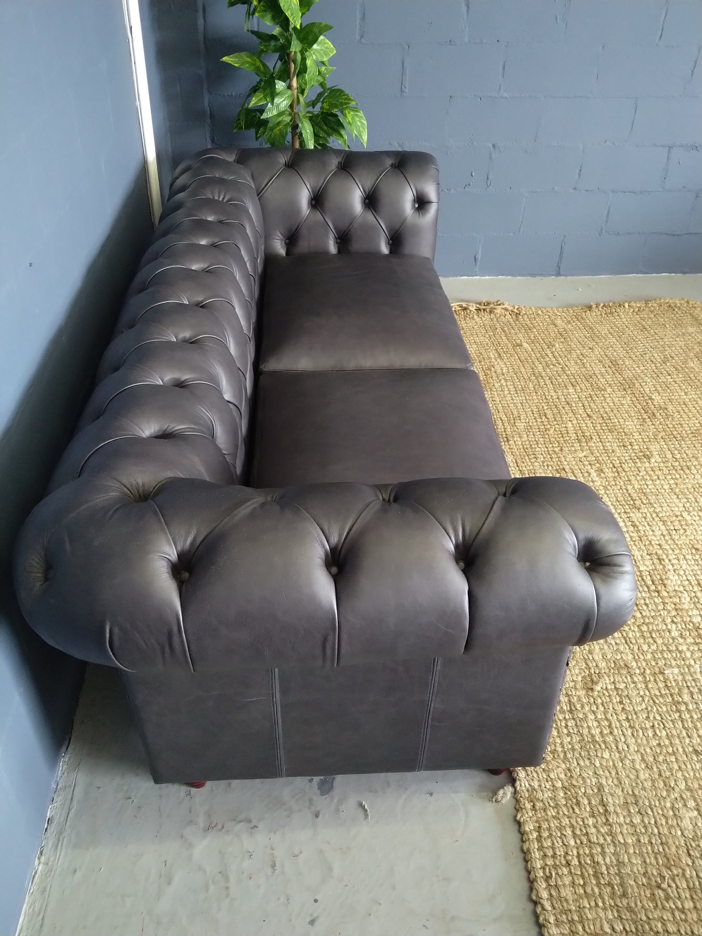 Chesterfield 2-Seater-Etosha Grey