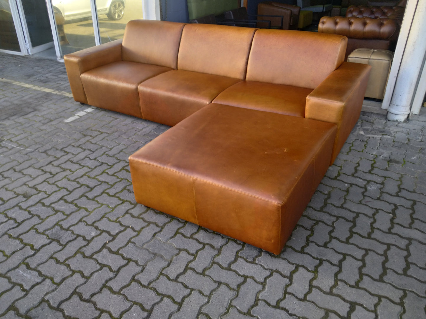 Houston 3-Seater+Ottoman-Naku Butterscotch