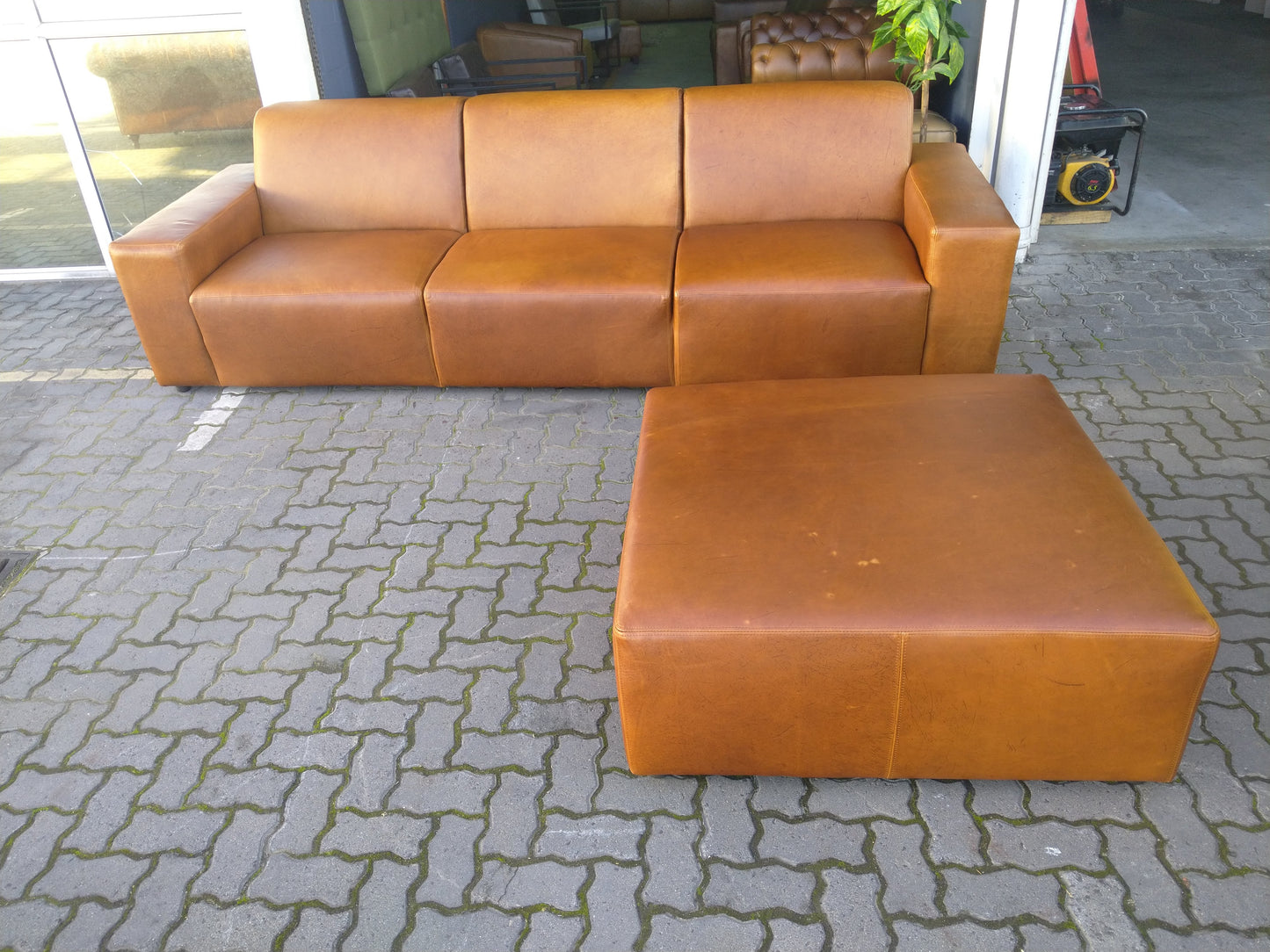 Houston 3-Seater+Ottoman-Naku Butterscotch