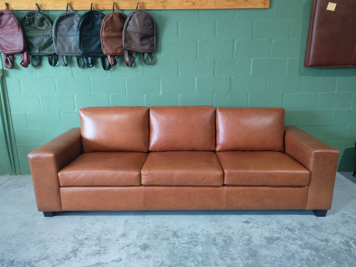 Hadley 3-Seater+Ottoman Naku Butterscotch