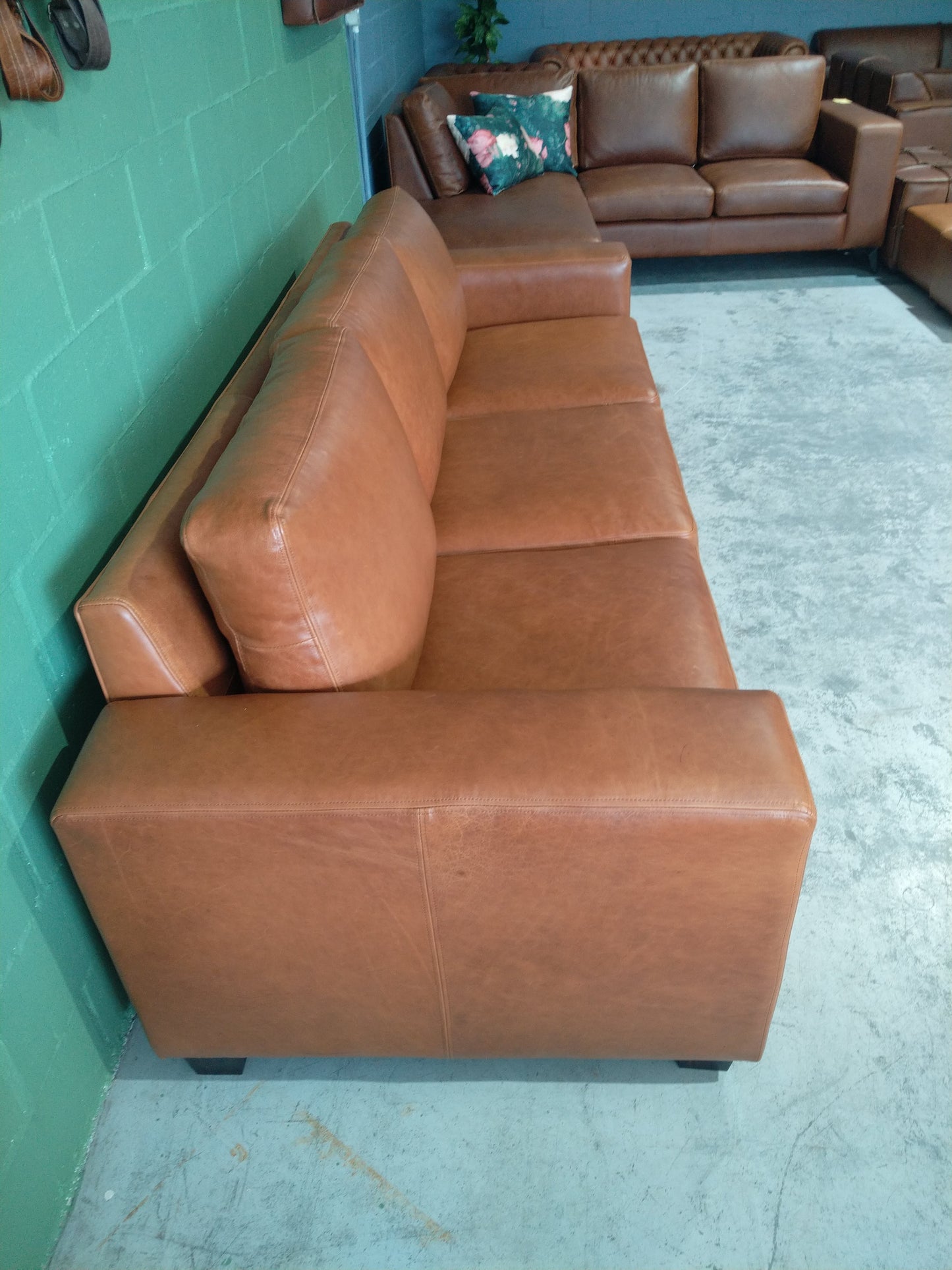 Hadley 3-Seater+Ottoman Naku Butterscotch