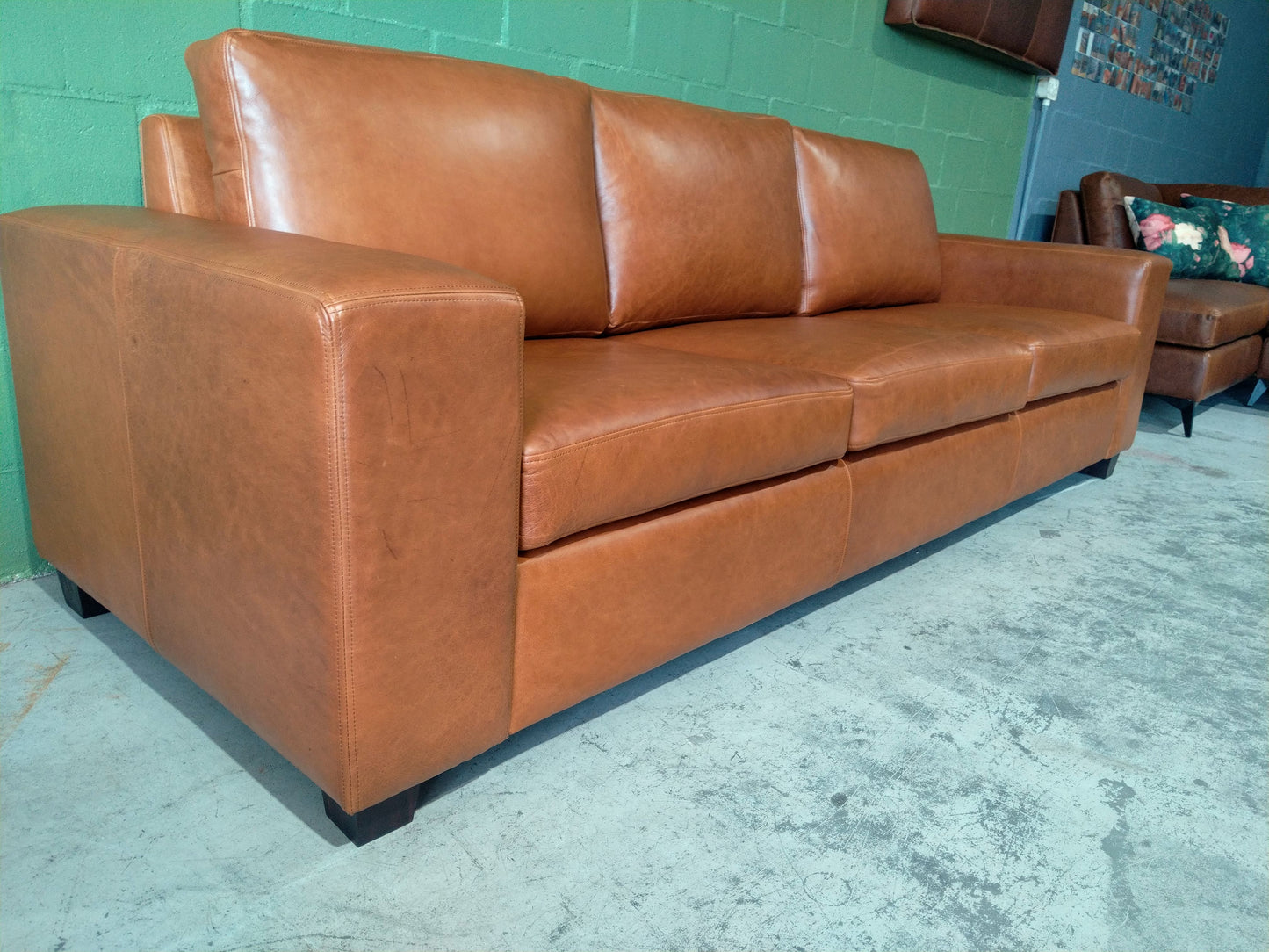 Hadley 3-Seater+Ottoman Naku Butterscotch