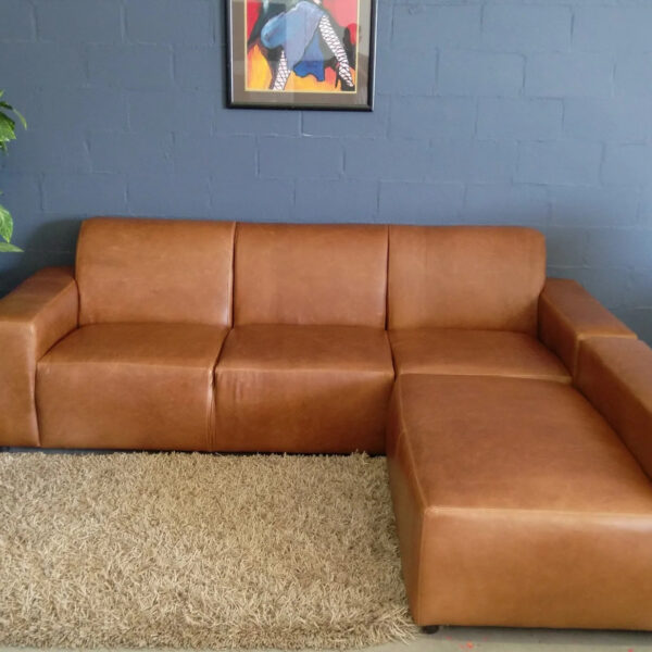 Hudson Corner 2.5m x 1.8m