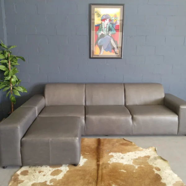 Hudson Corner 2.8m x 1.8m