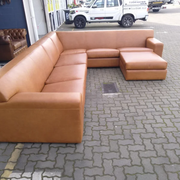 Krestin Corner 2.9m x 3.6m + Ottoman