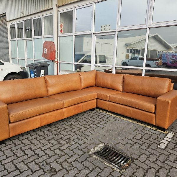 Bastion Corner 3m x 2.4m Naku Ginger